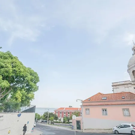 Alfama View Apartment